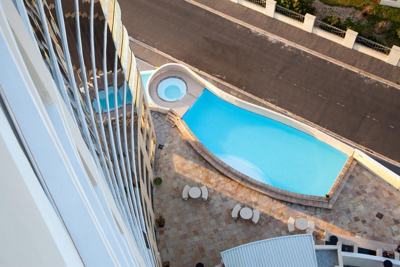 Loddey'S Self Catering Apartments - By Beach Collection Strand Exterior photo